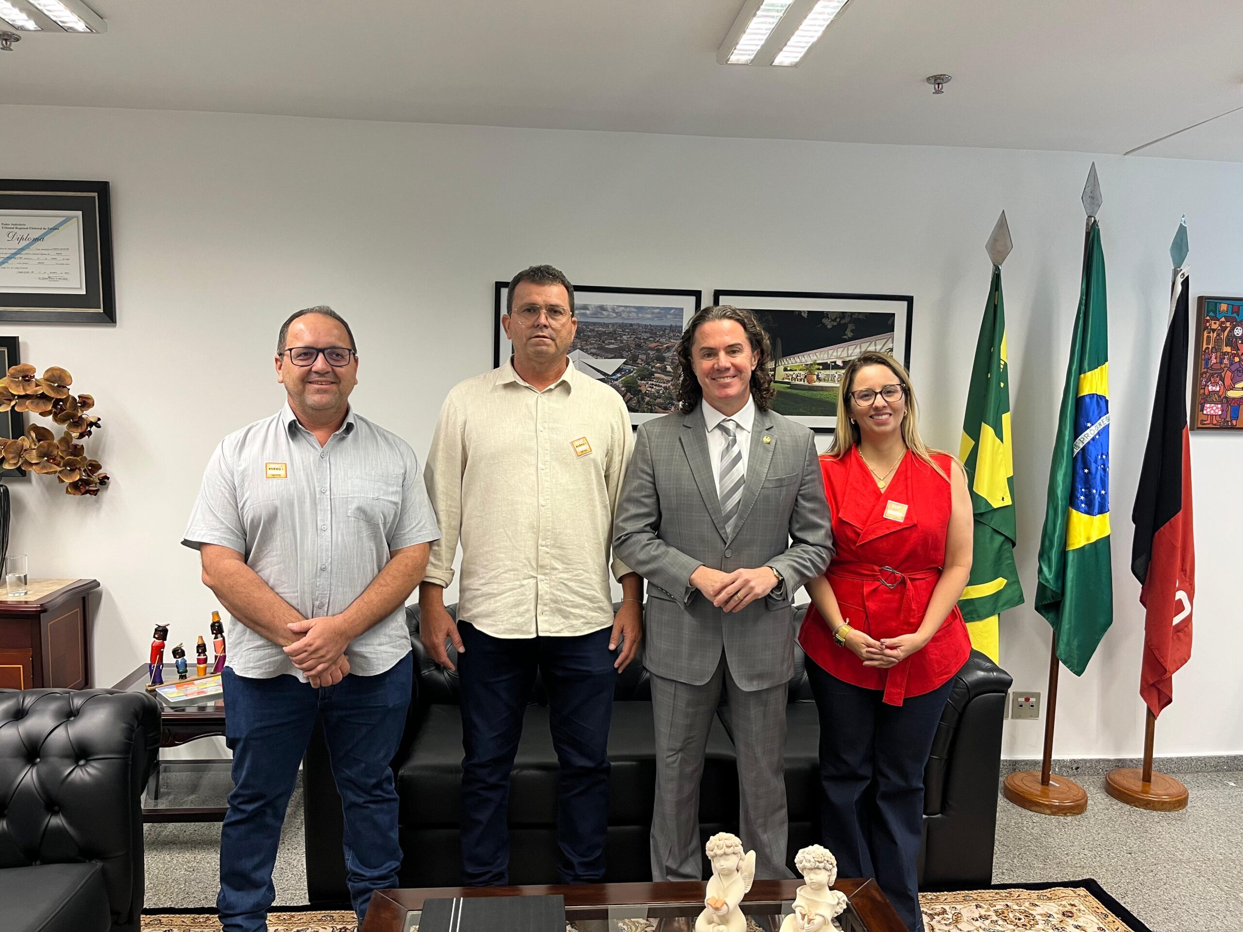 Presidente do Legislativo Sumeense, Jeffeson Menezes, participa de audiência com o senador Veneziano Vital em Brasília