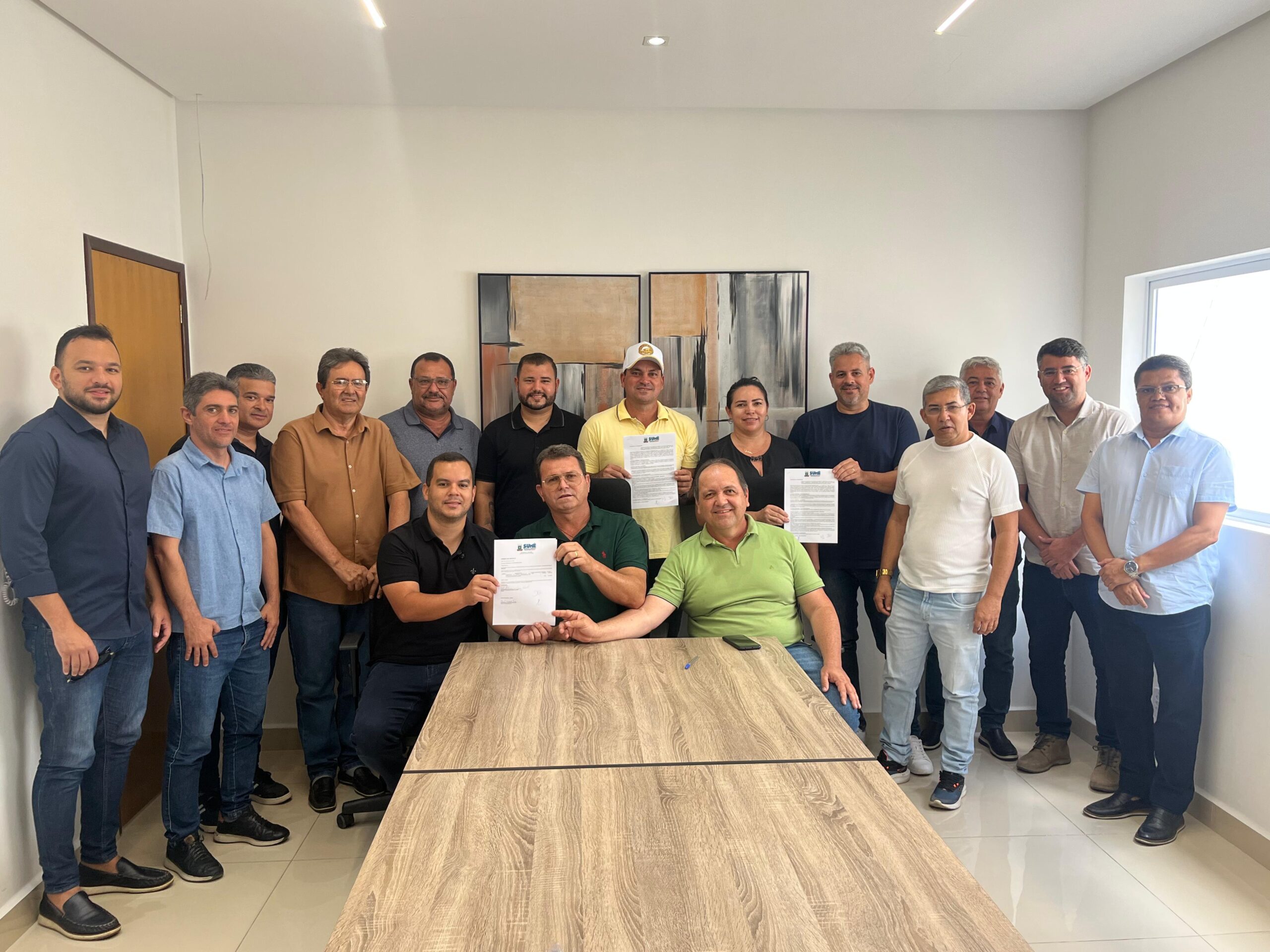 Vereadores prestigiam assinatura da Ordem de Serviço para Espaço Esportivo no Mandacaru