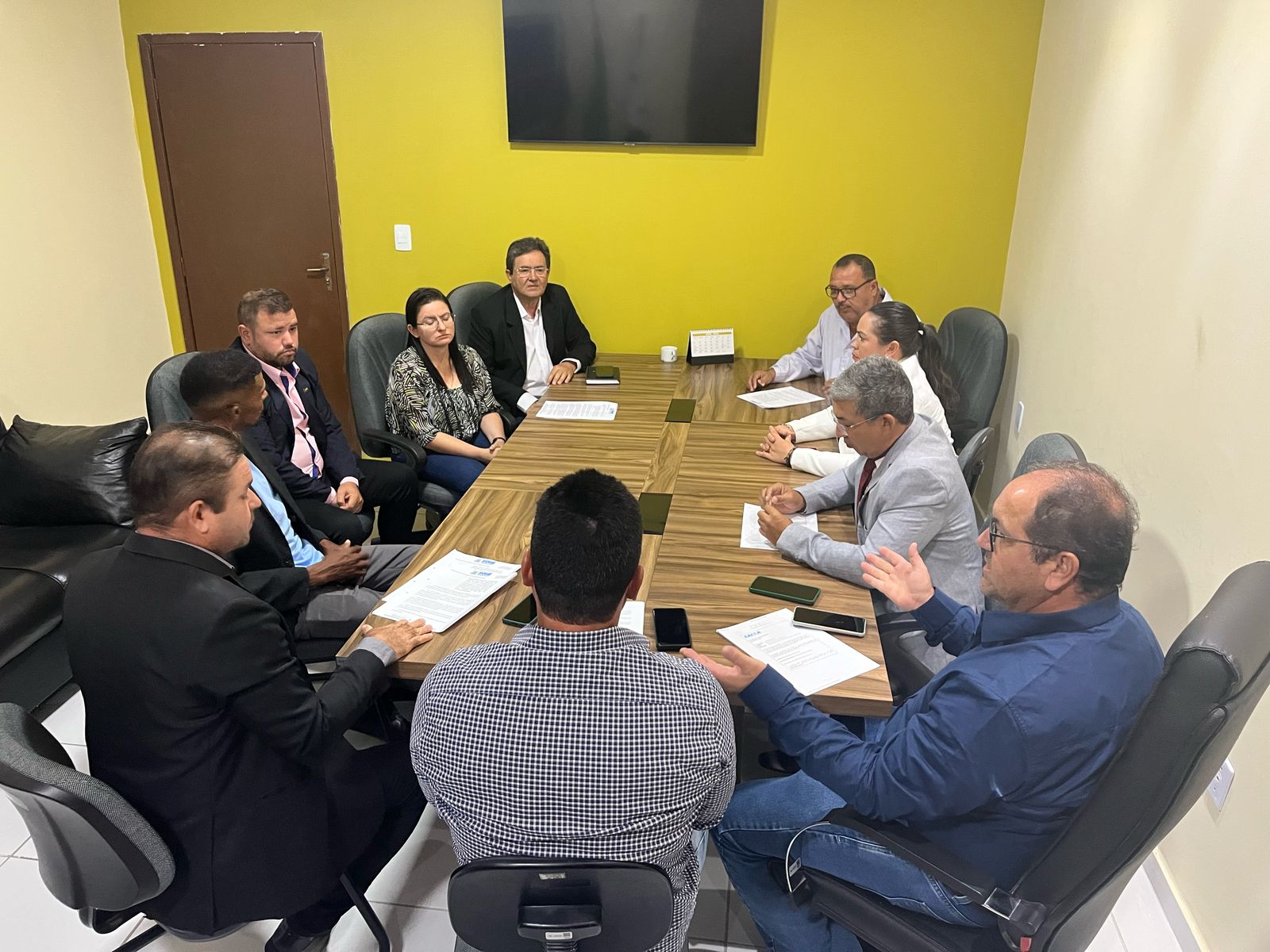 Vereadores se reúnem com a secretária de Educação para discutir Projeto de Lei sobre Seleção de Gestores Municipais